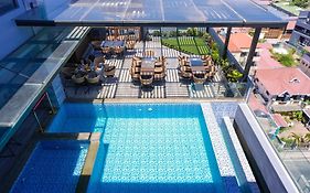 El Vistra Hotel Angeles